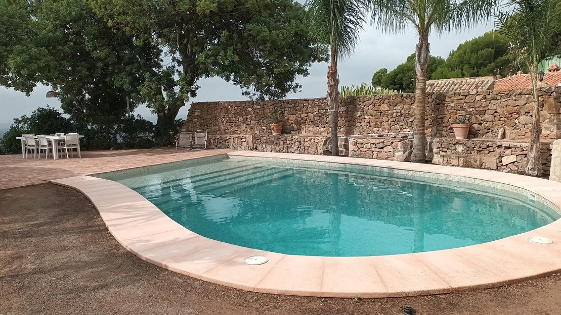 Tito Casa - Jardín - Multiservicios piscina vacía